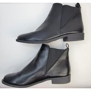 10M Ankle Boot Black Faux Leather Flat Pull On Bootie Casual Comfort Office